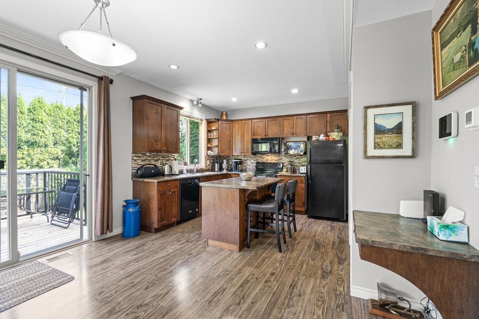 Listing Image 9