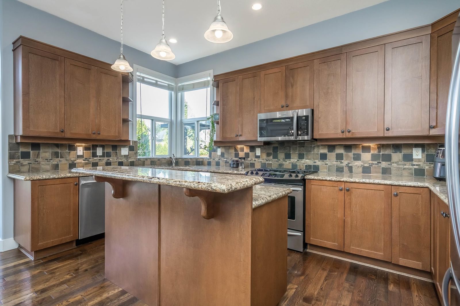 Listing Image 11