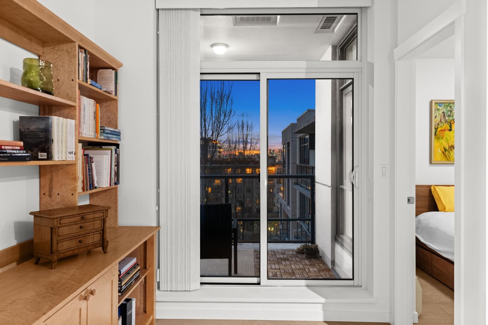 Listing Image 12