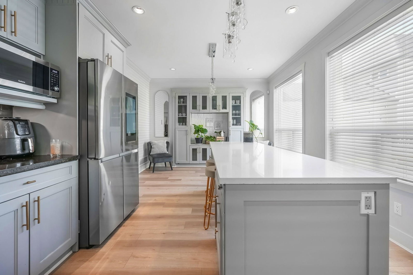 Listing Image 11