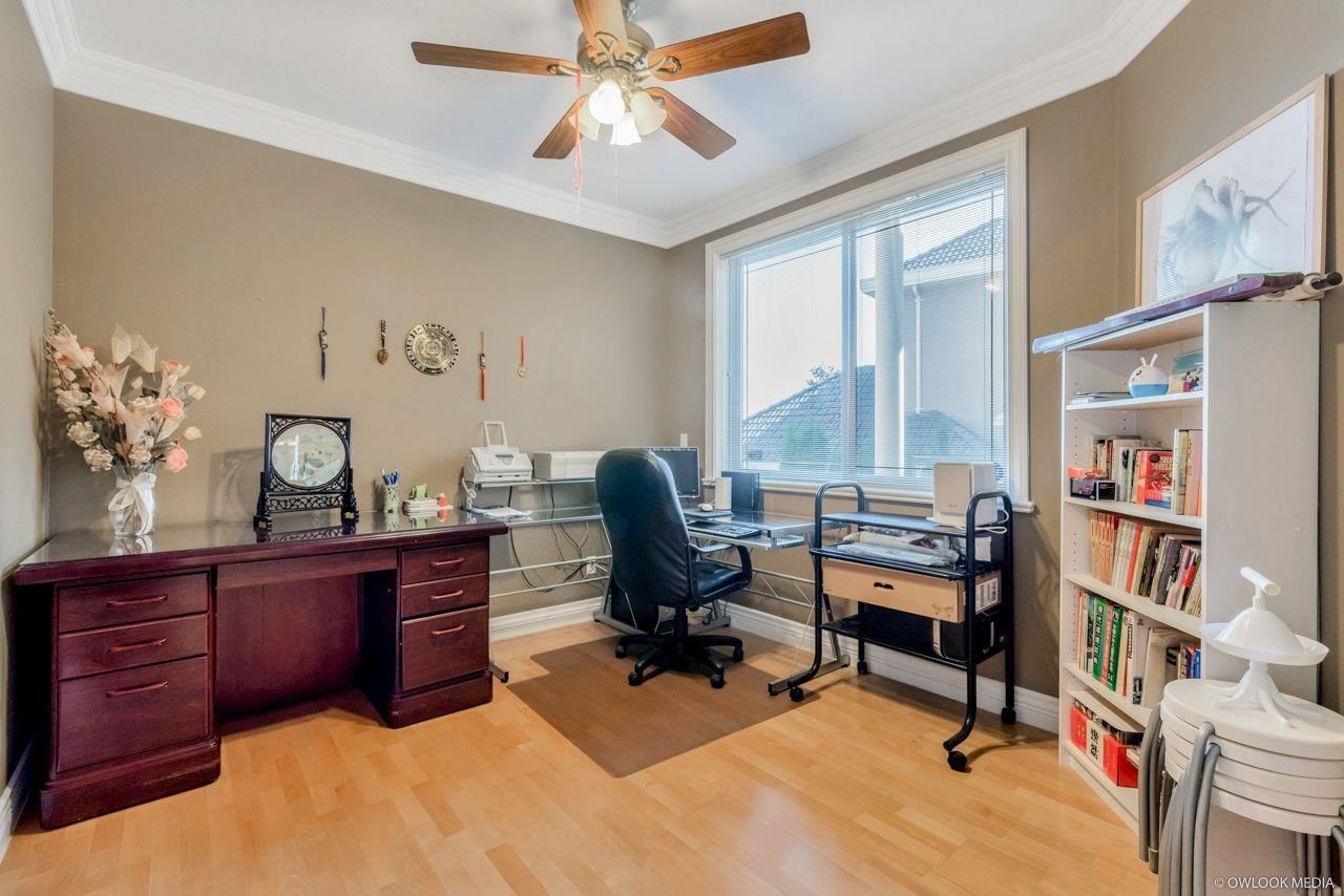 Listing Image 12