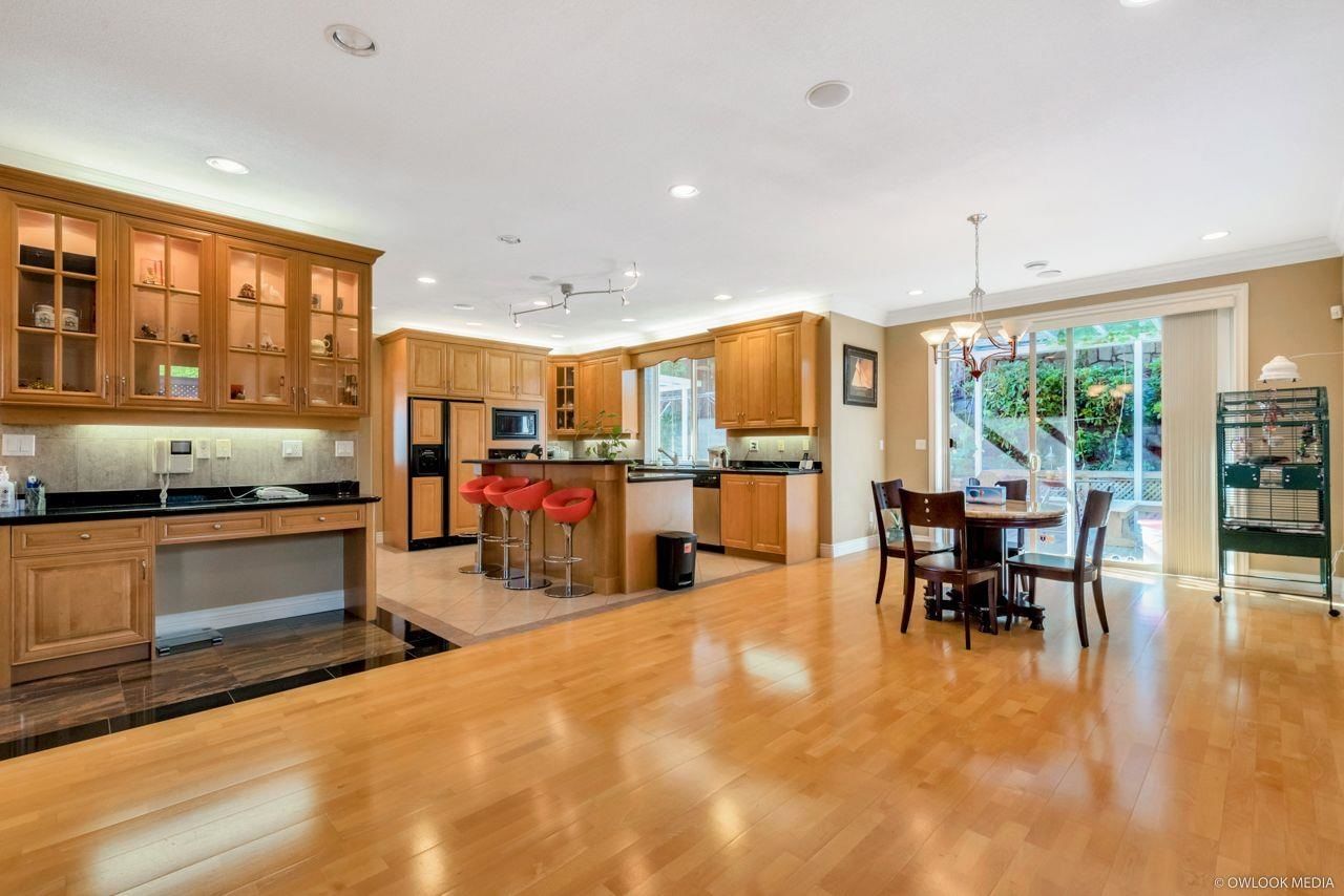 Listing Image 9