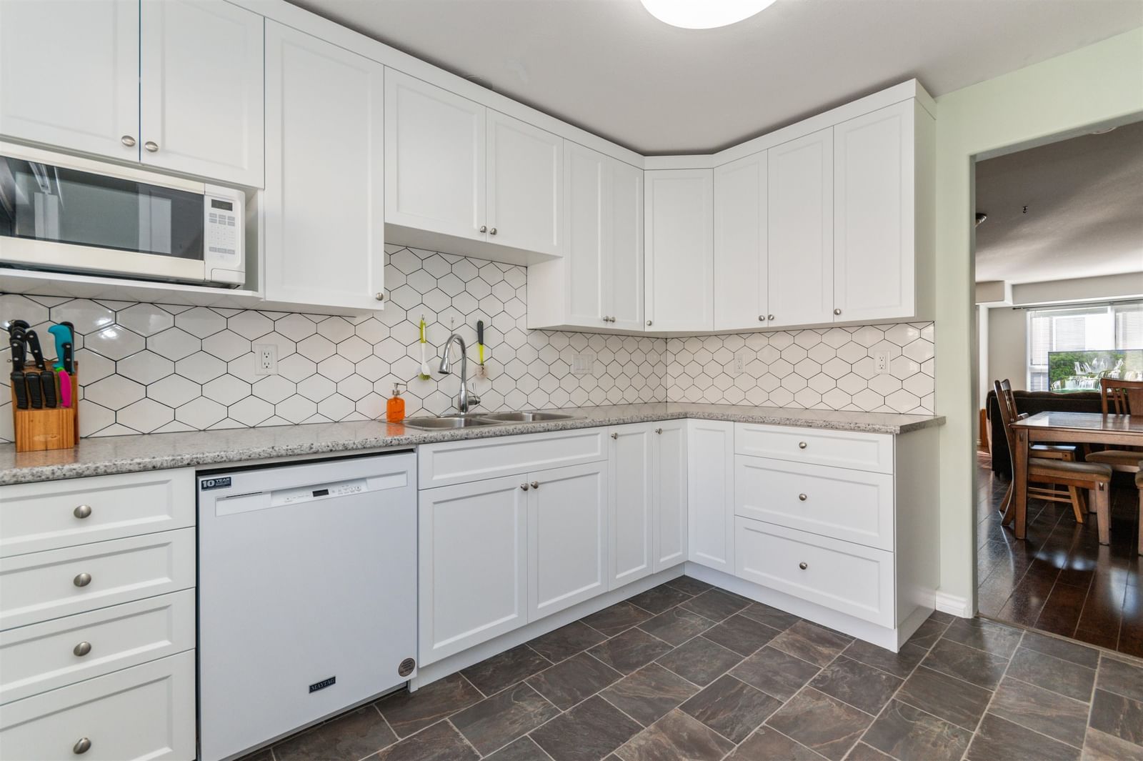 Listing Image 18