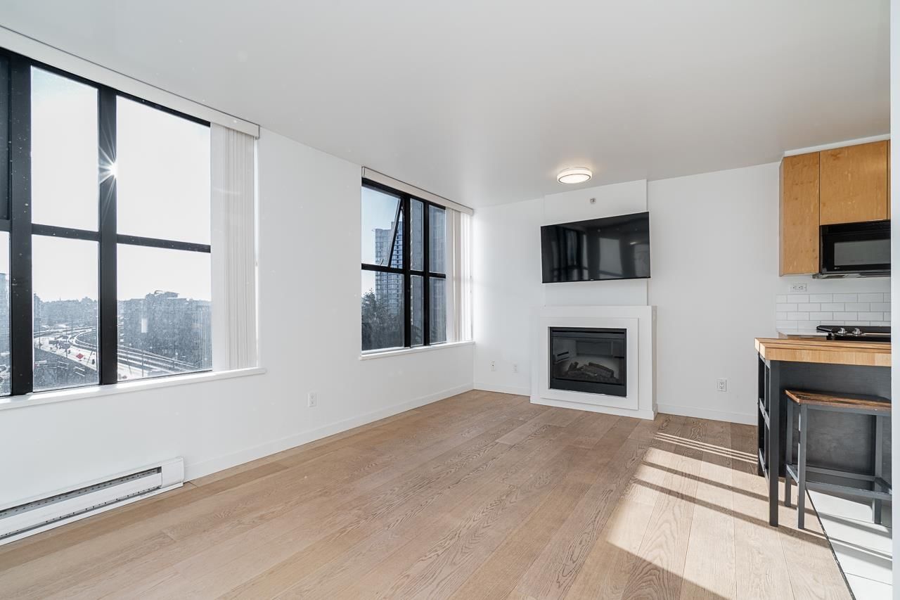Listing Image 12