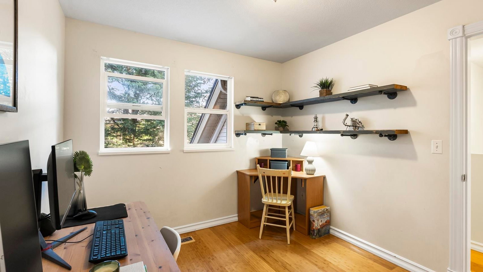 Listing Image 14