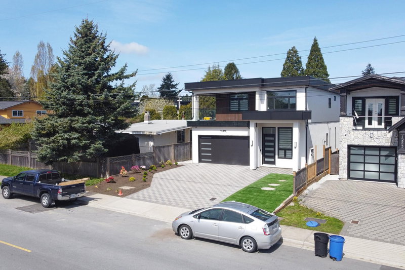 15919 Russell Avenue, White Rock, V4B 2S6 | Image 3