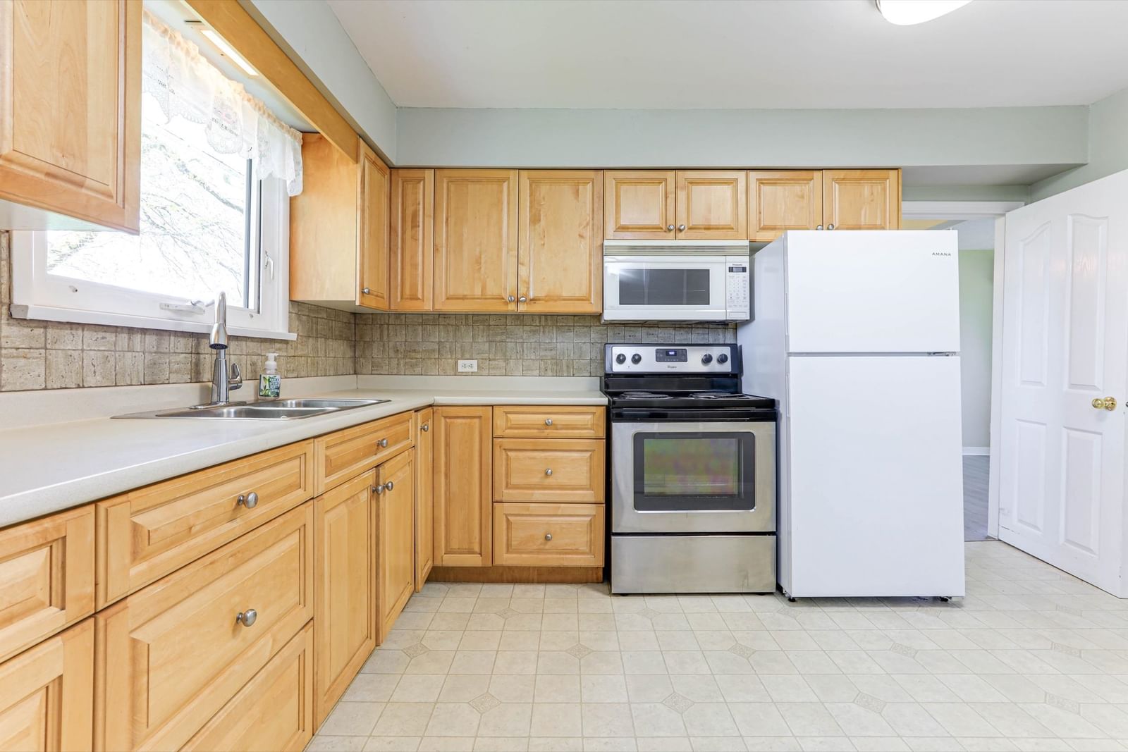 Listing Image 14