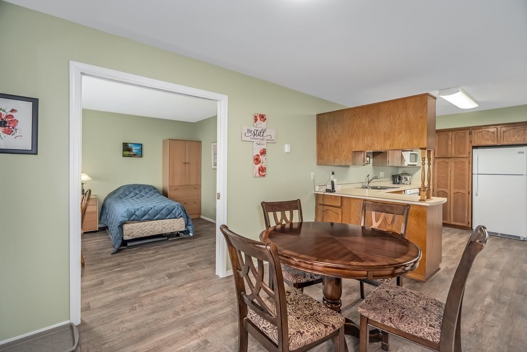 Listing Image 16