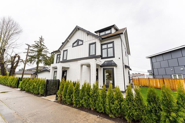 1 - 2837 Oliver Crescent