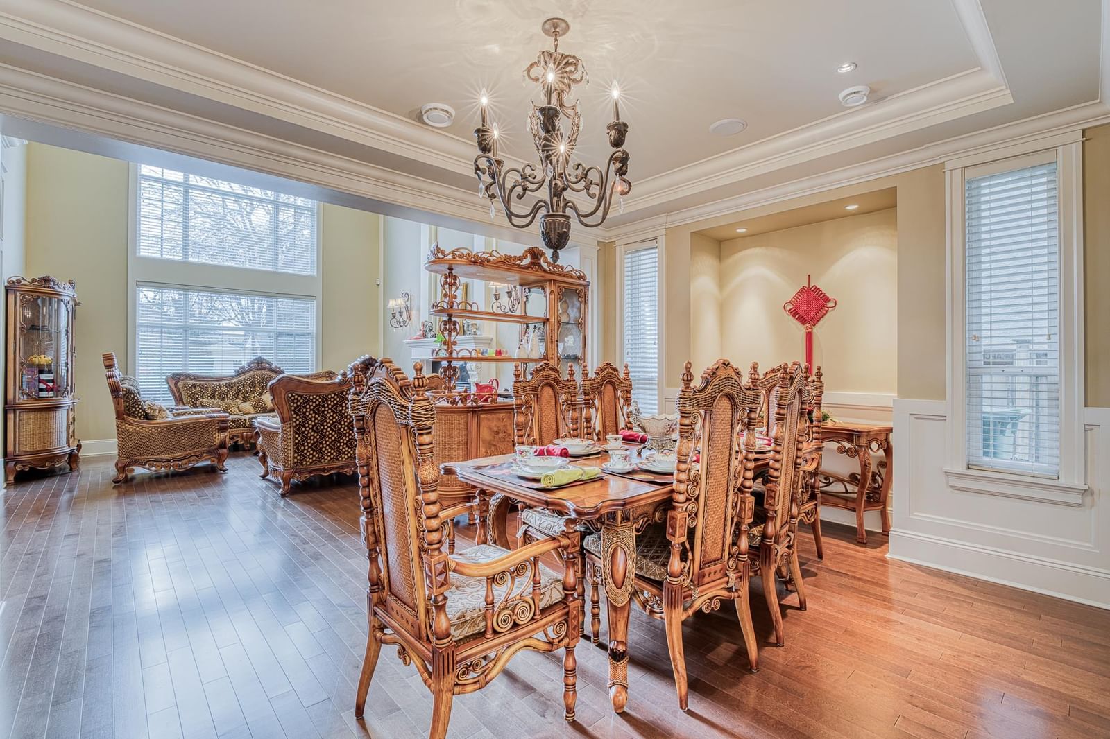 Listing Image 10