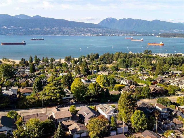 4333 Locarno Crescent