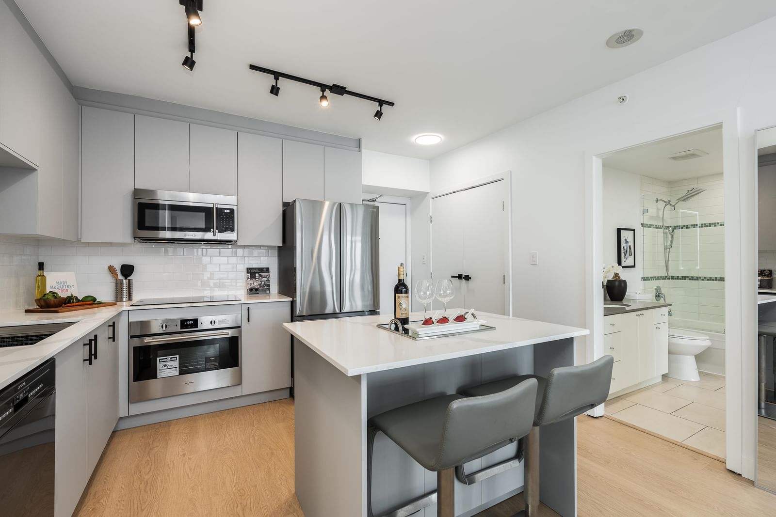 Listing Image 12