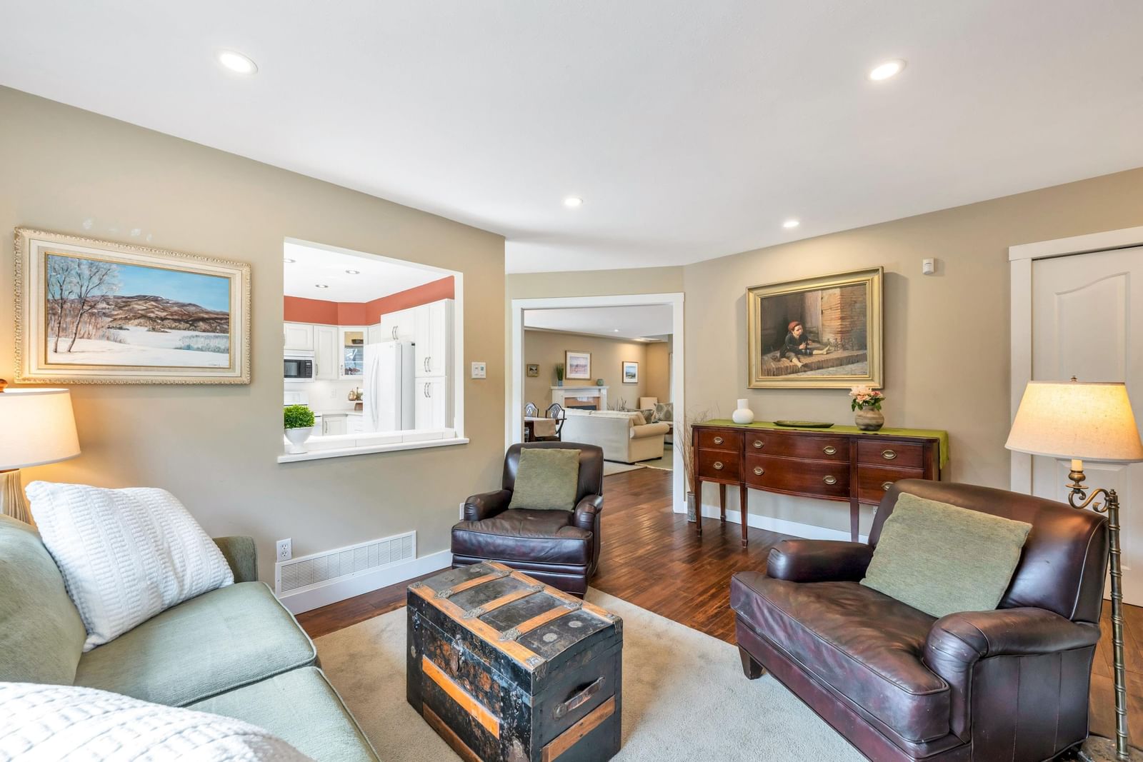 Listing Image 16