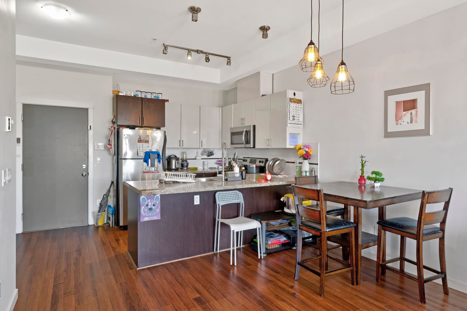 Listing Image 8