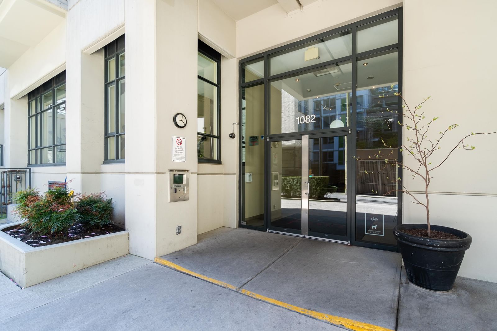 Listing Image 15