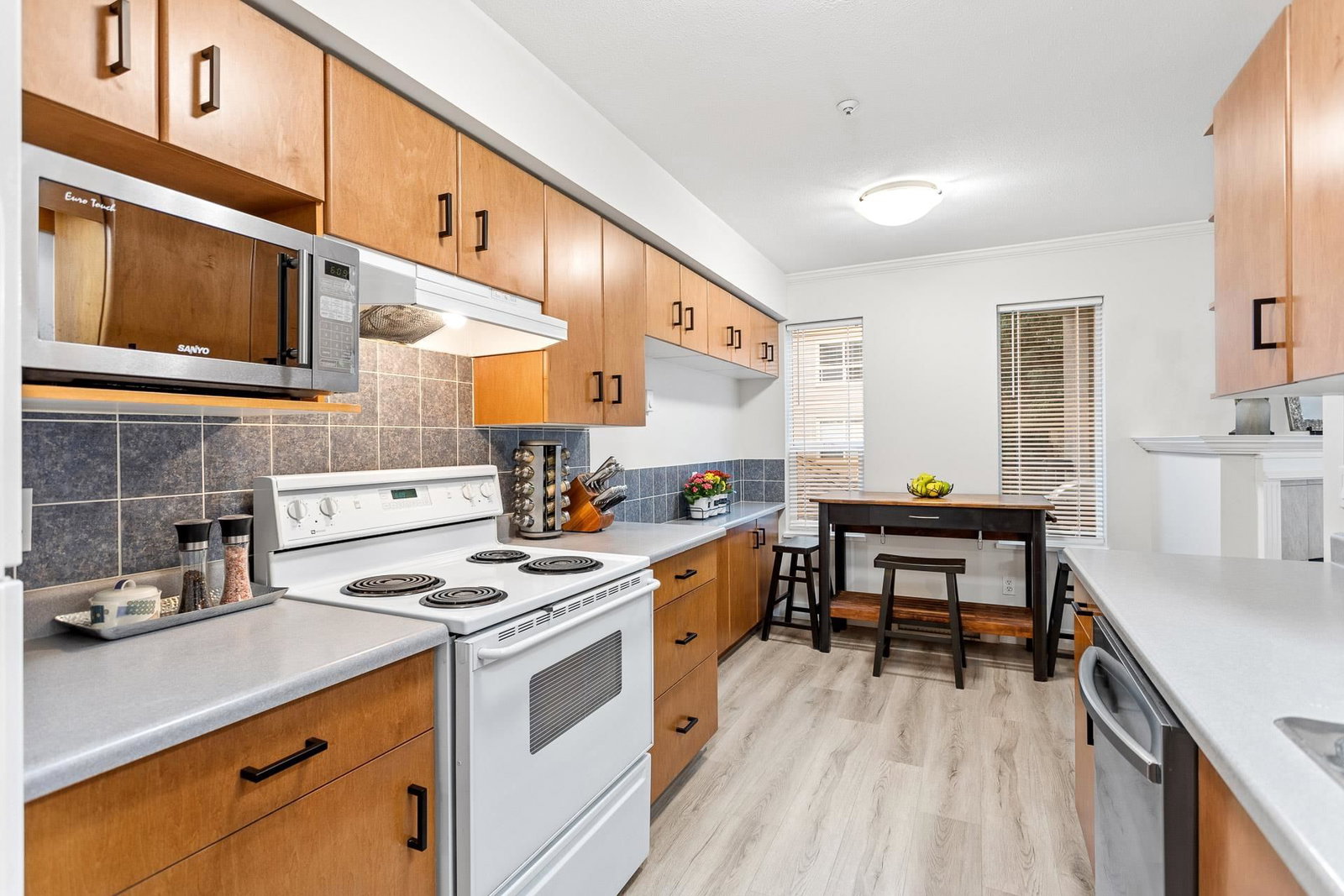 Listing Image 14