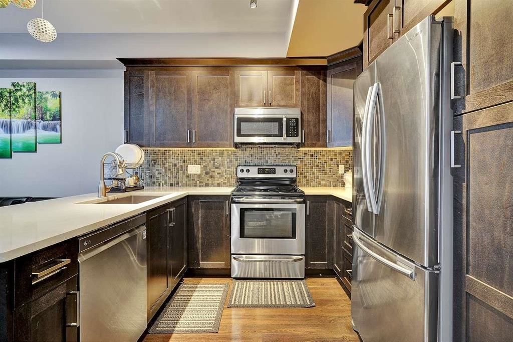 Listing Image 5