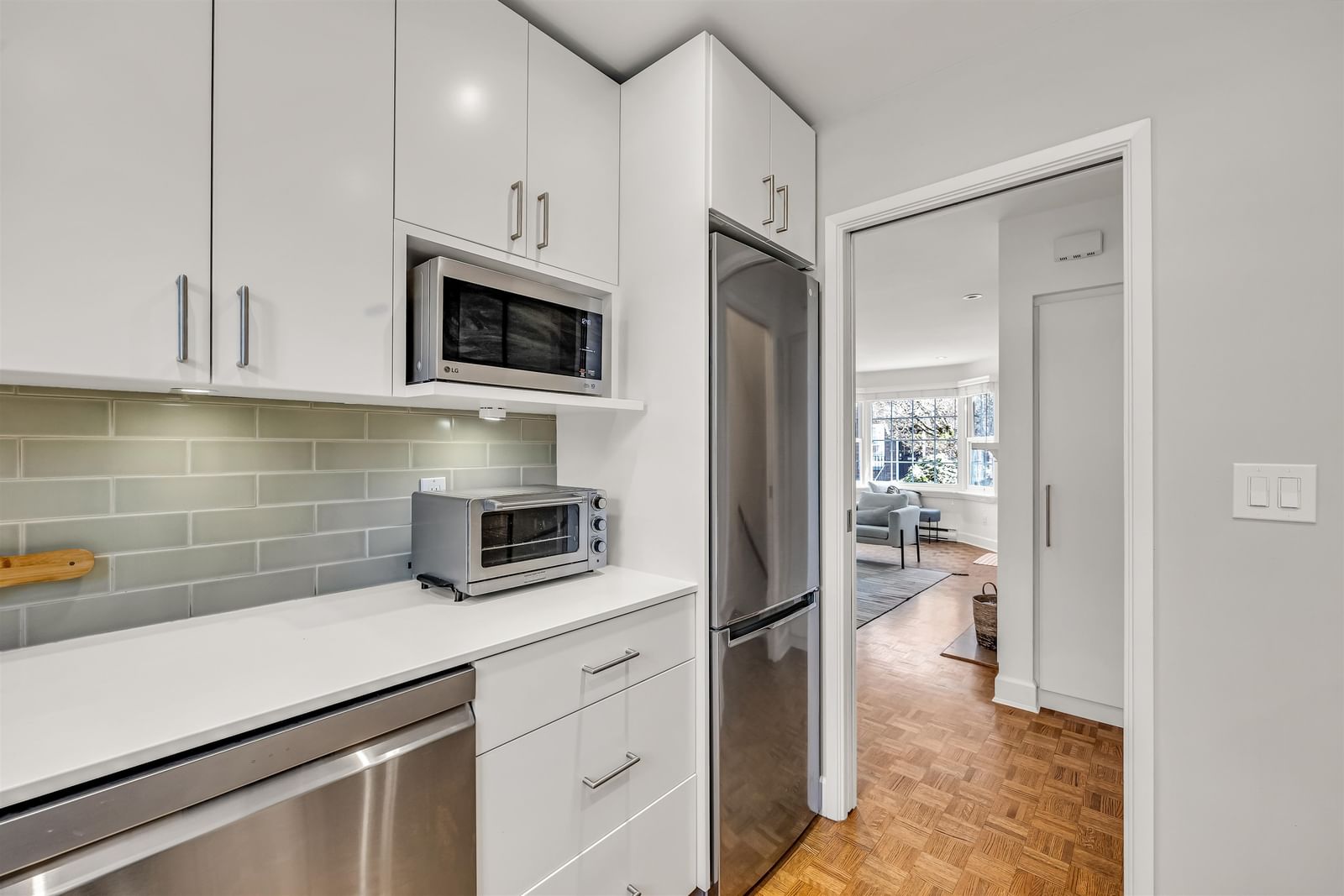 Listing Image 10