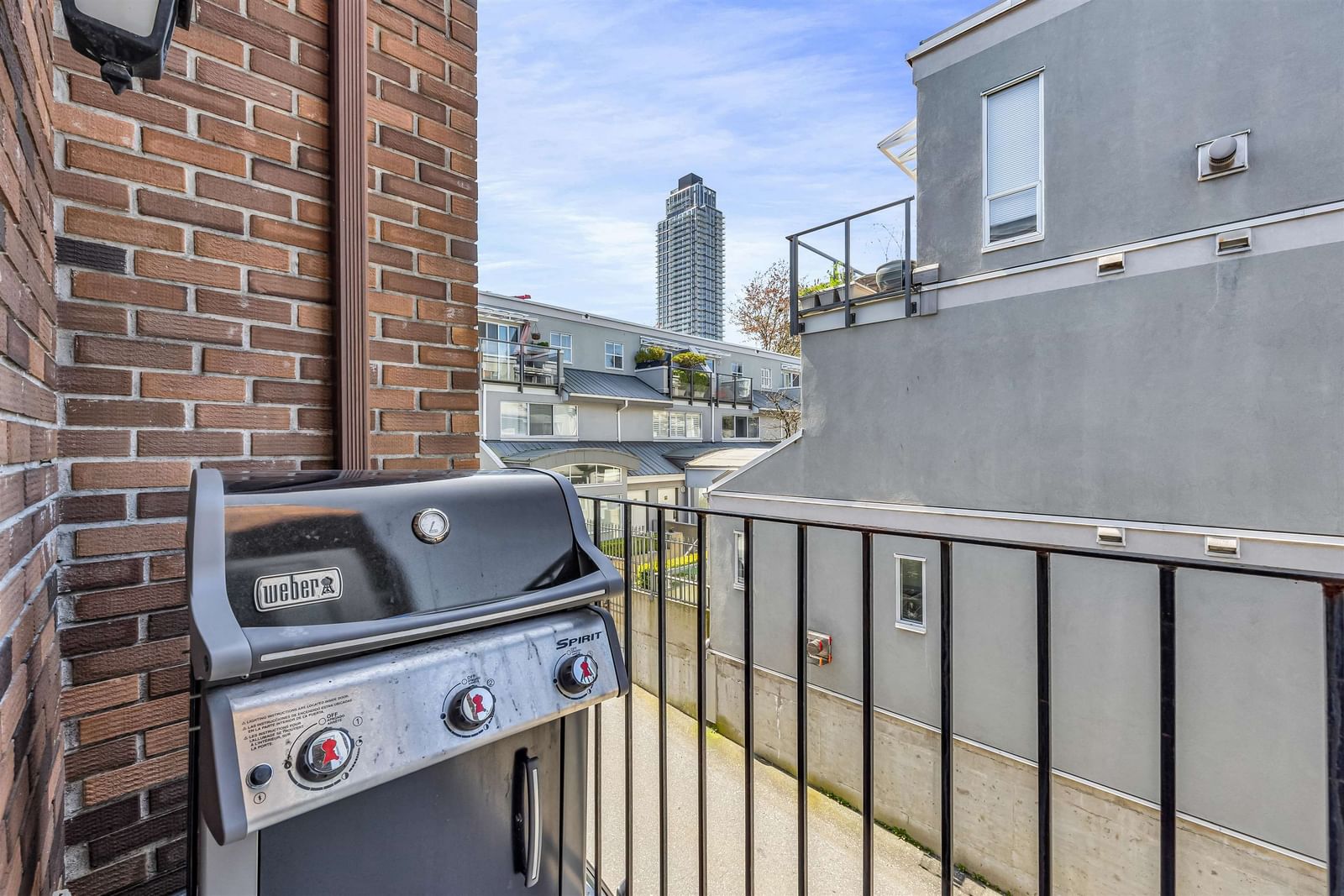 Listing Image 12
