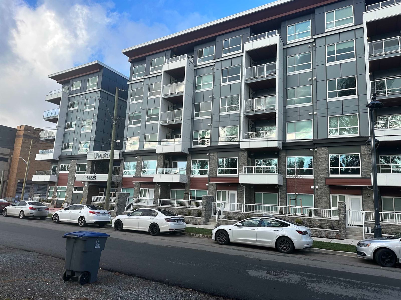 Listing Image 1