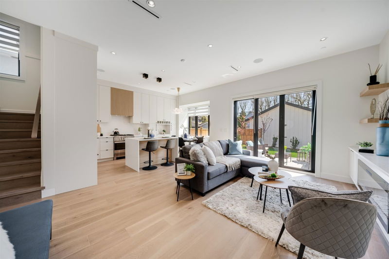 878 37th Avenue E #2, Vancouver, British Columbia