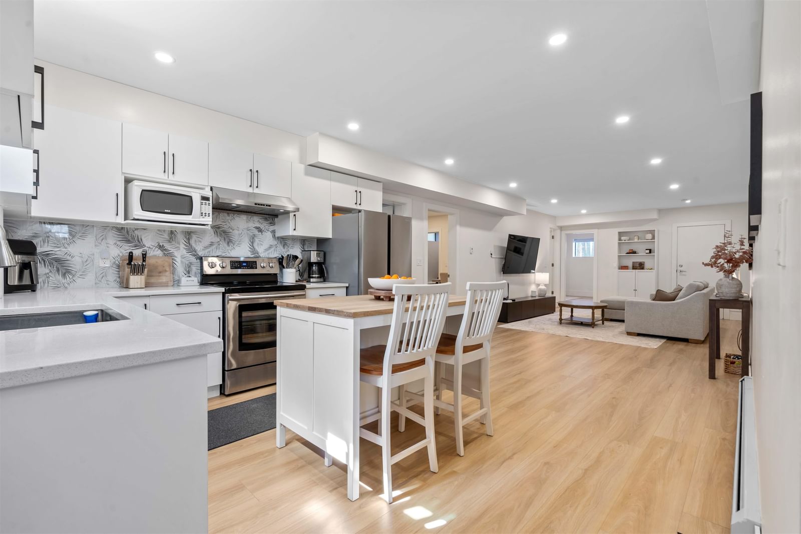 Listing Image 11