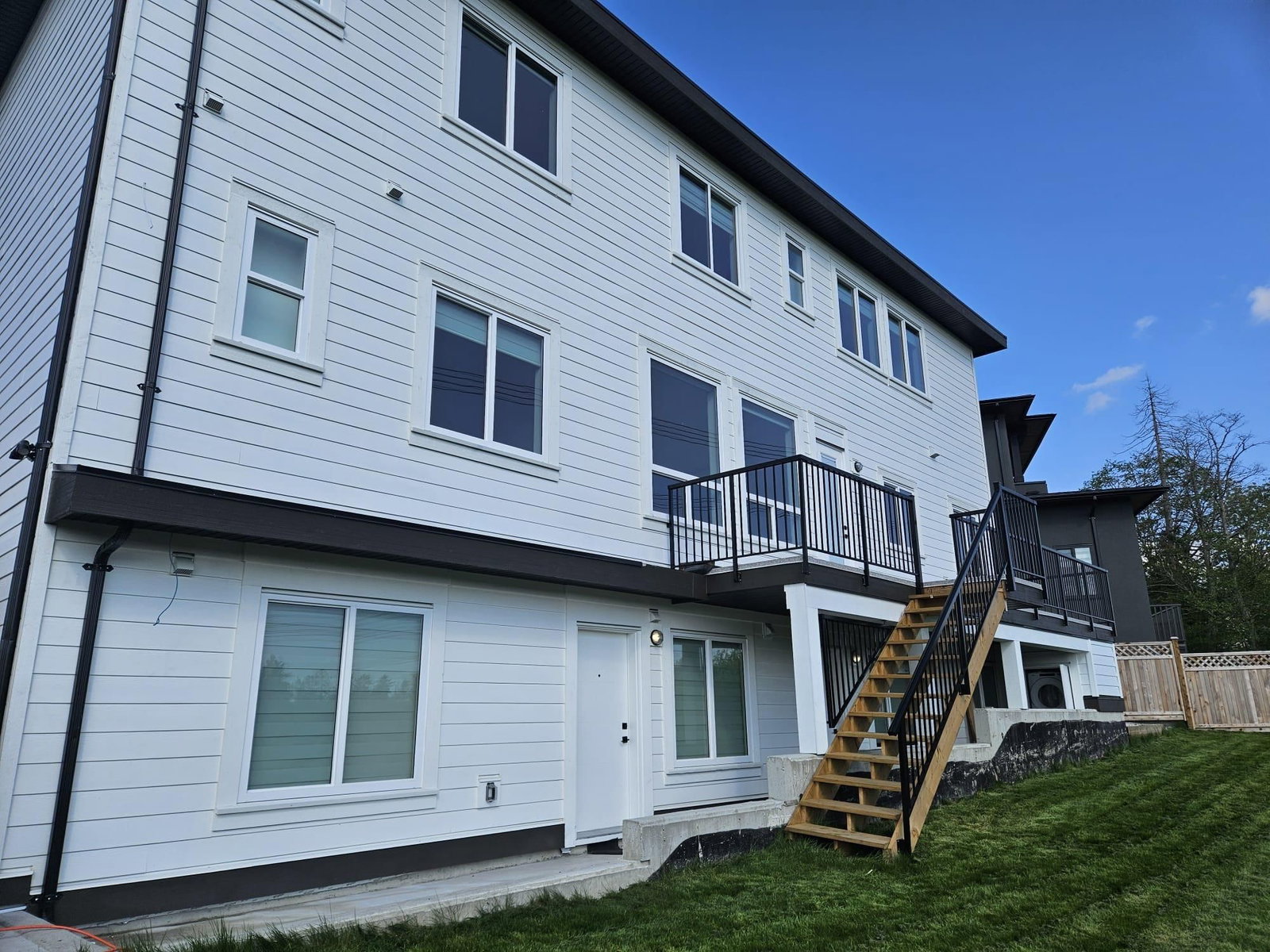 Listing Image 24