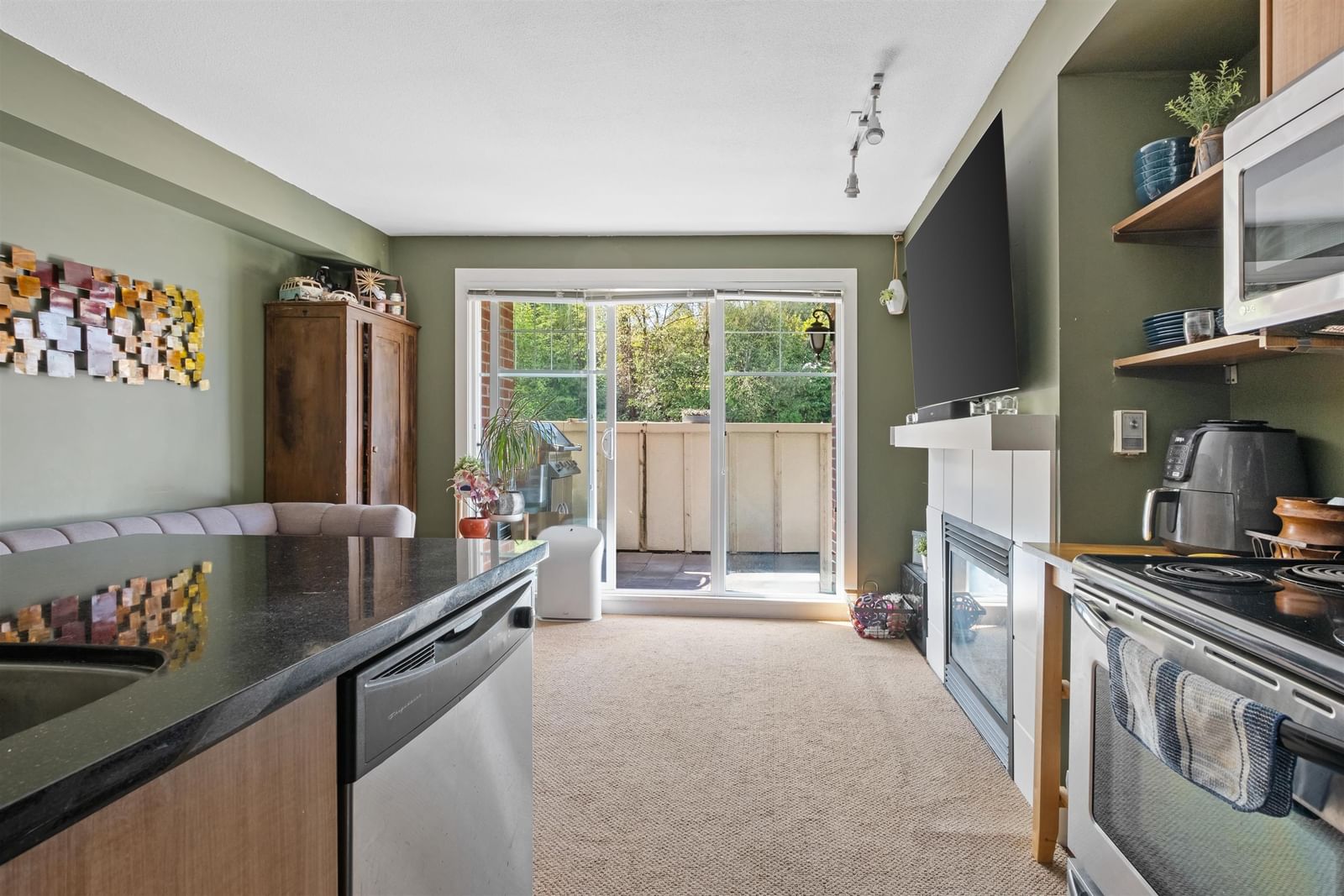 Listing Image 13