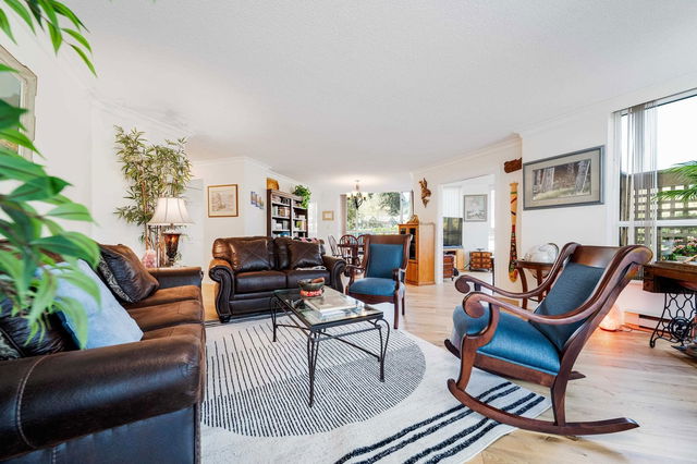 105 - 995 Roche Point Drive