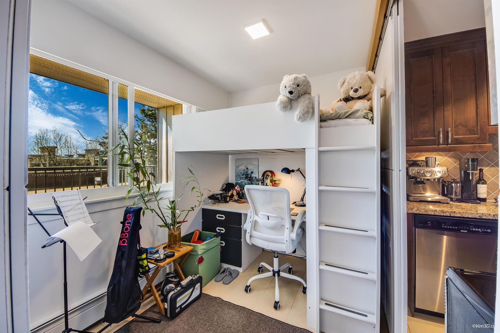 Listing Image 15