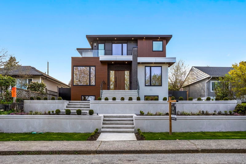 827 Chestnut Street, New Westminster, British Columbia