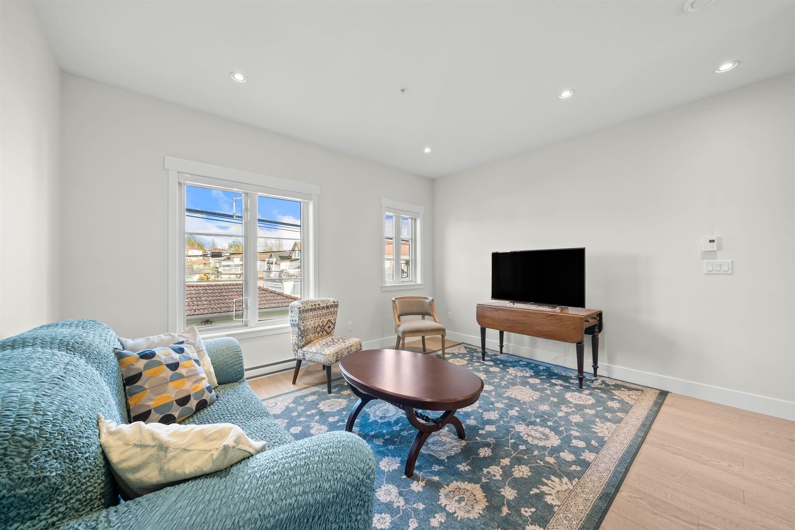 Listing Image 5