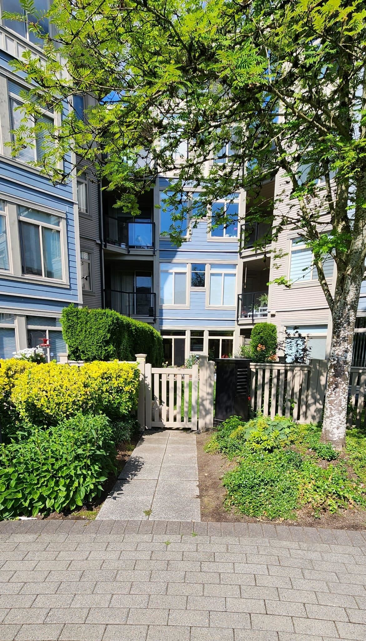 Listing Image 5