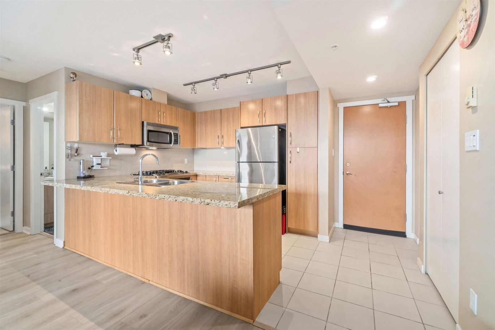 Listing Image 13
