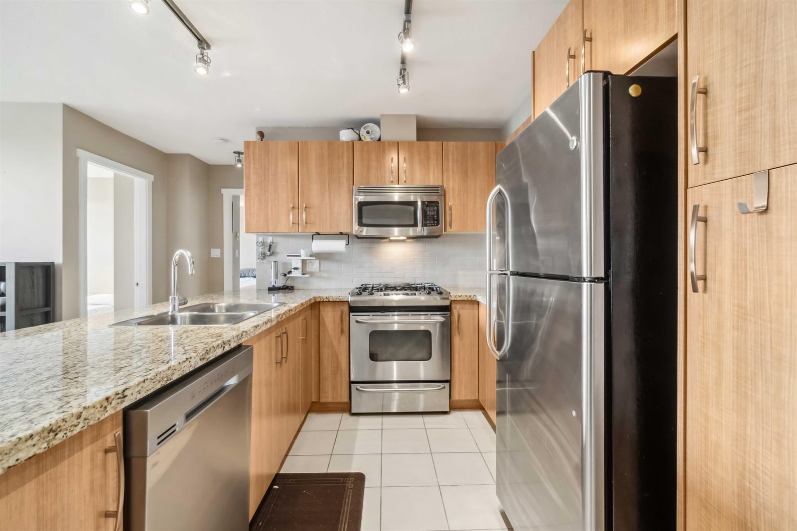 Listing Image 14