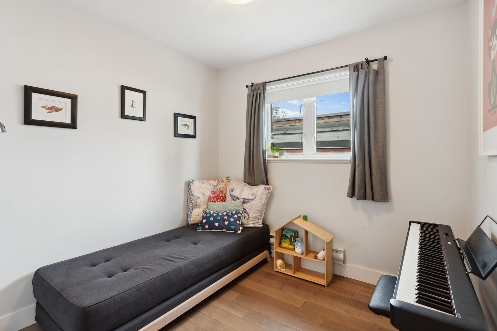 Listing Image 15