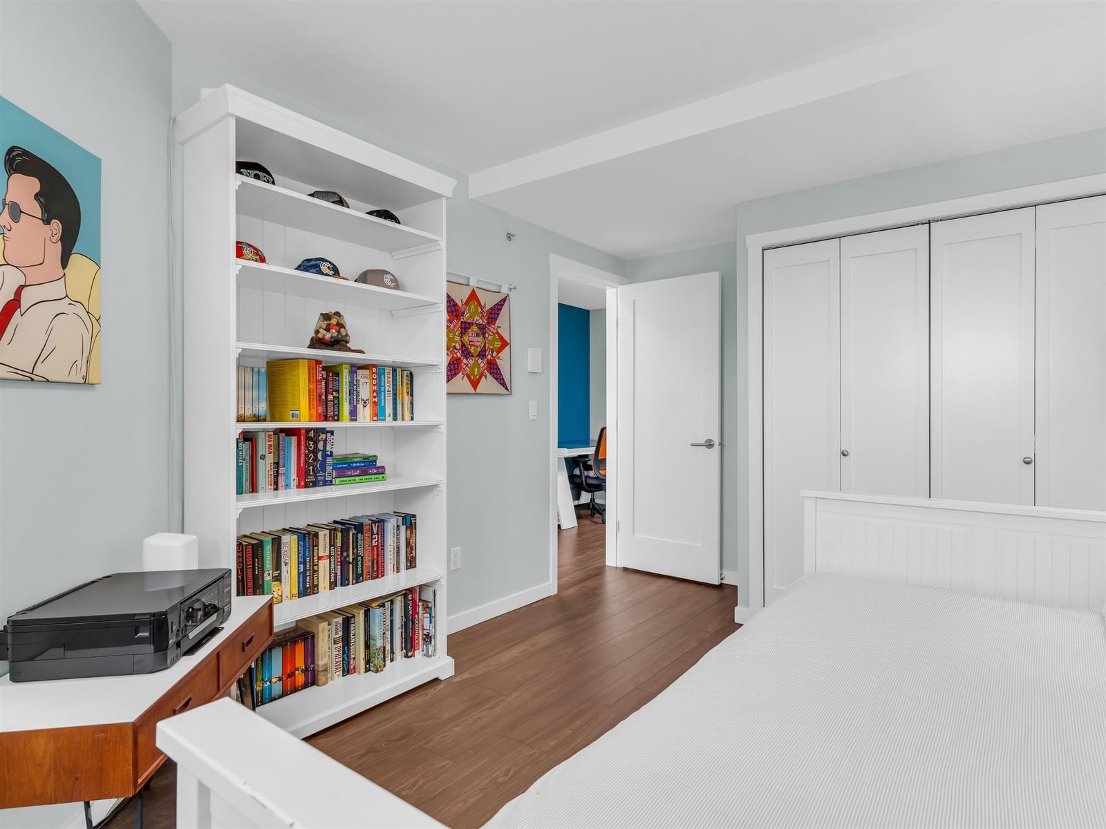 Listing Image 12