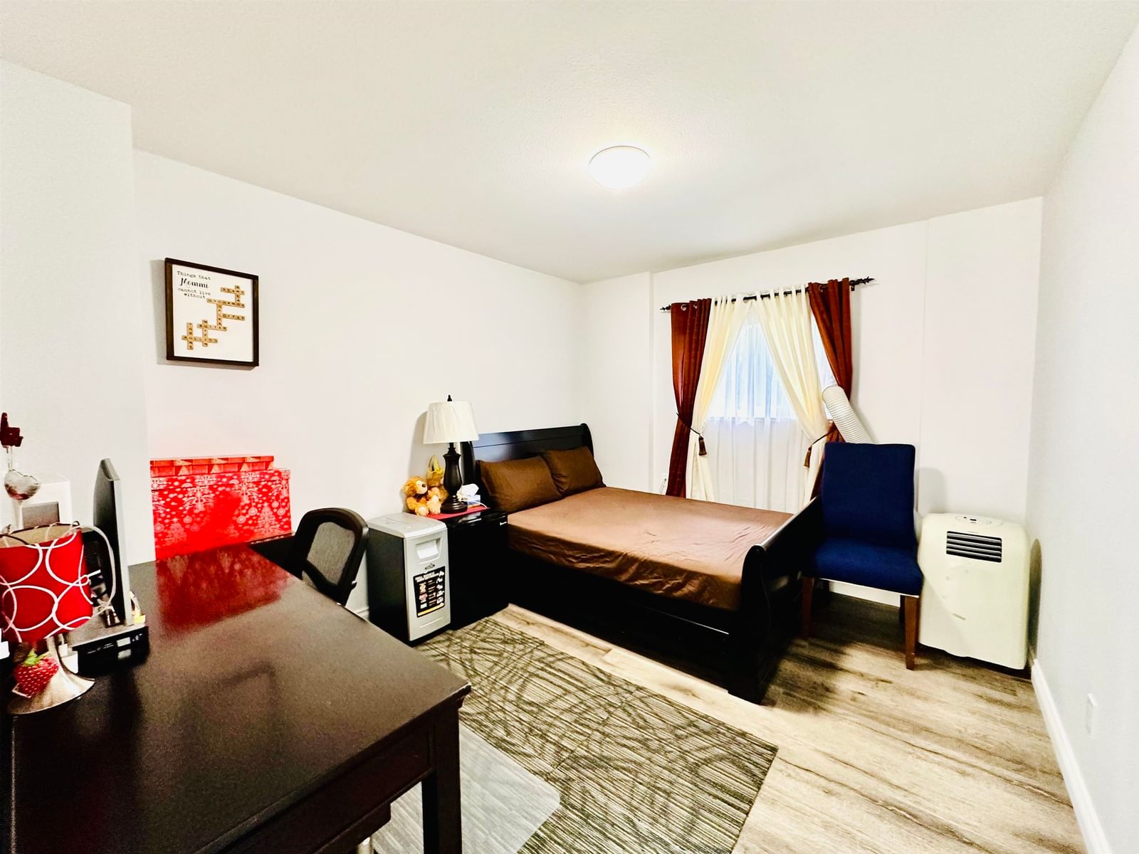 Listing Image 19