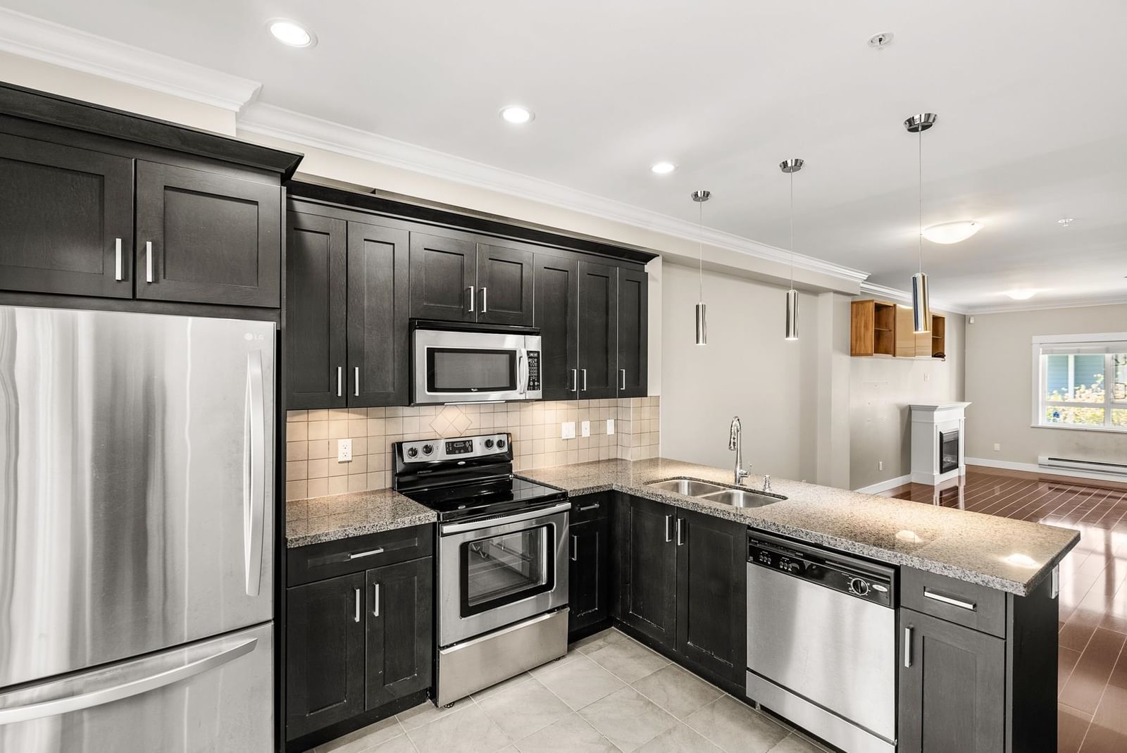 Listing Image 19