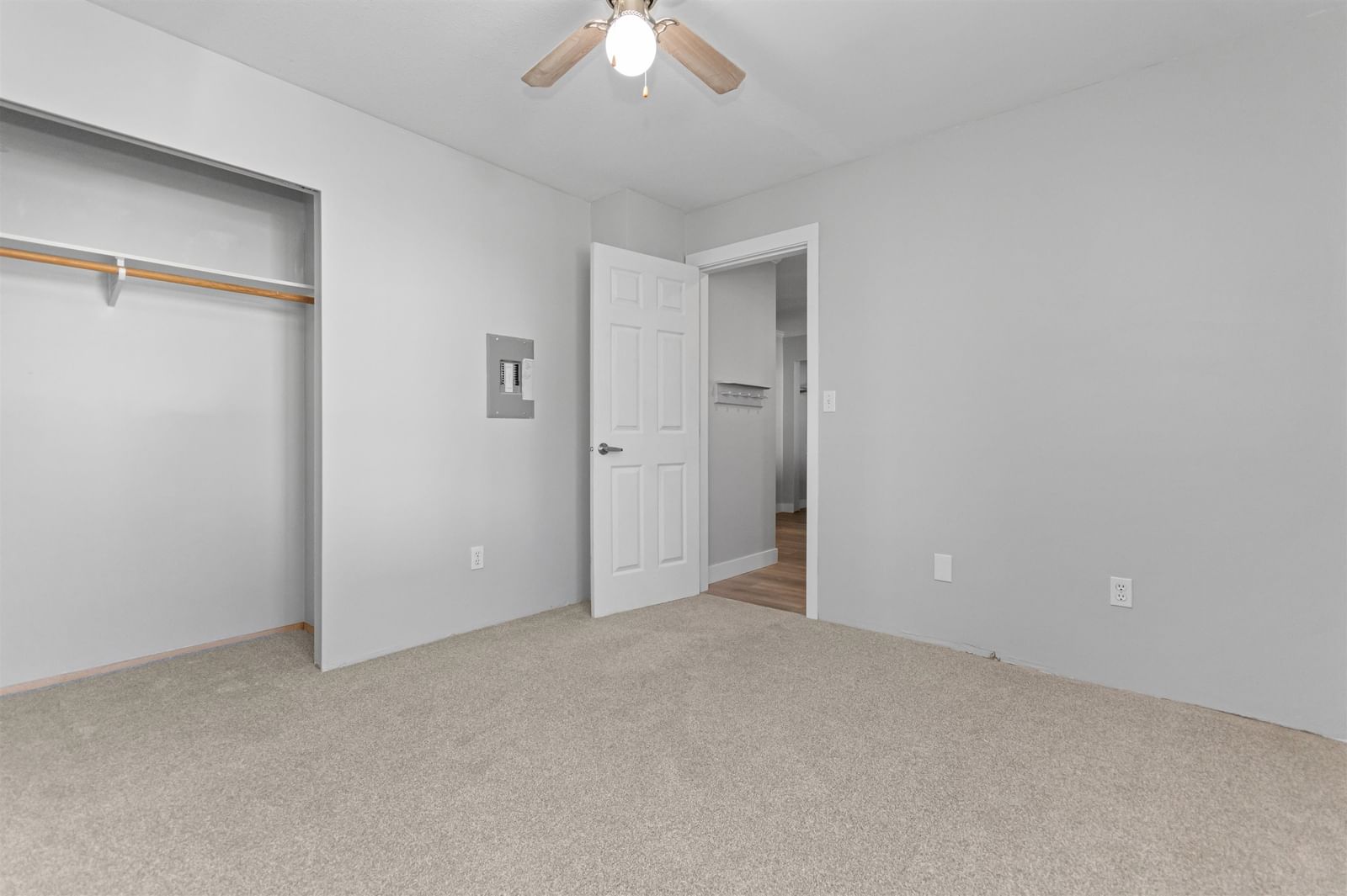 Listing Image 28
