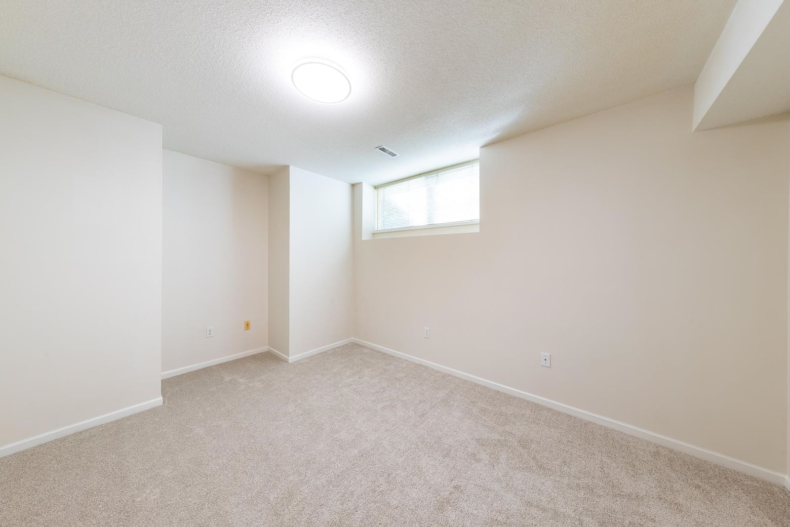 Listing Image 24