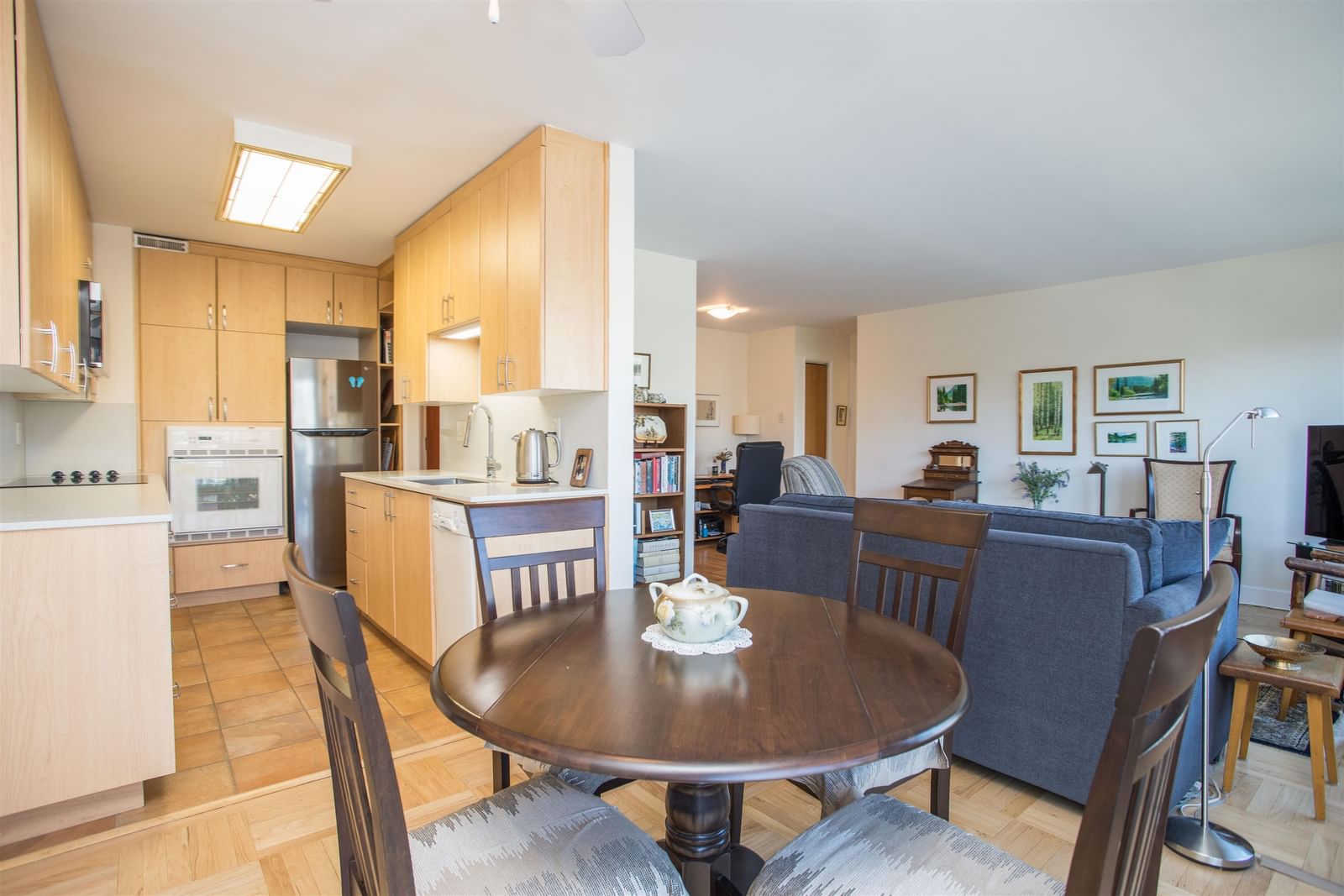 Listing Image 10