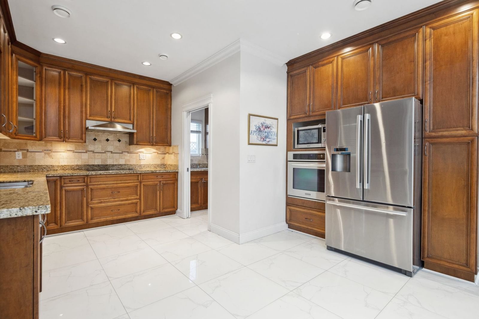 Listing Image 19
