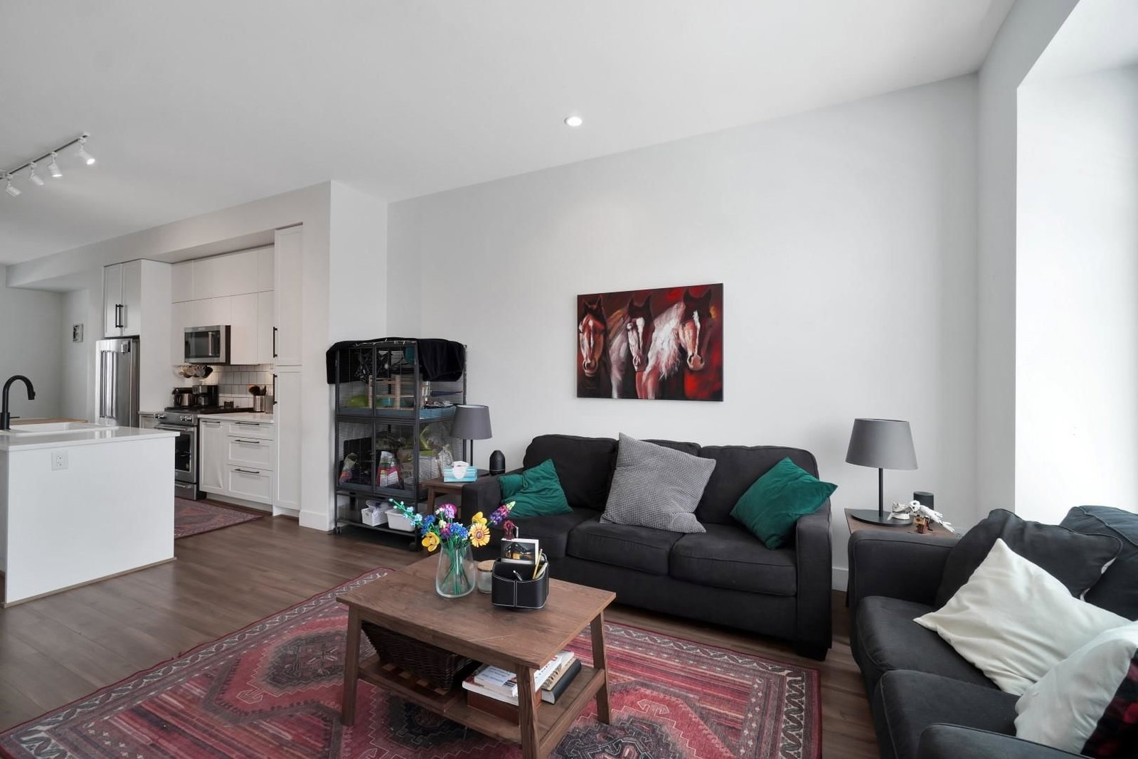 Listing Image 12