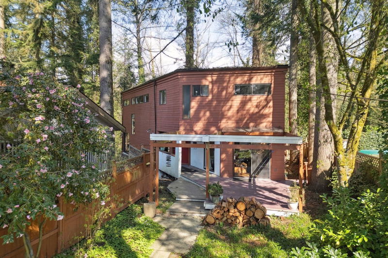 2240 Windridge Drive, North Vancouver, British Columbia