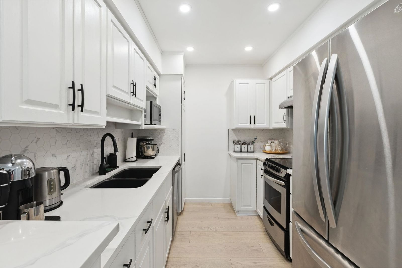 Listing Image 24