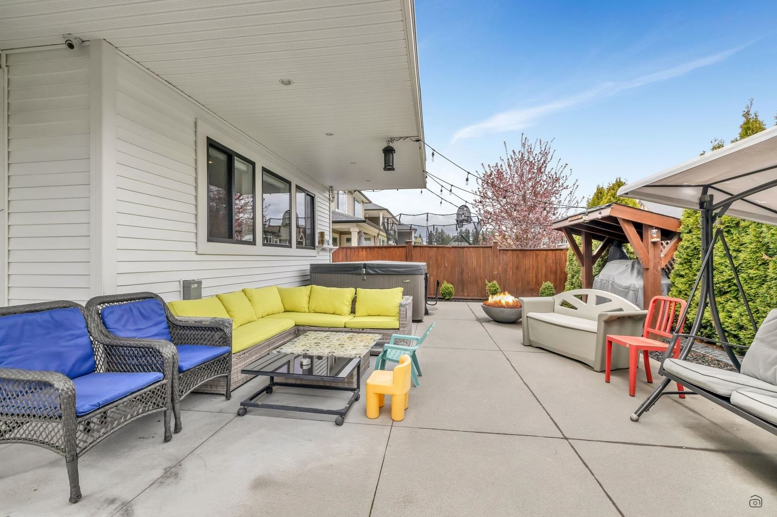 Listing Image 19
