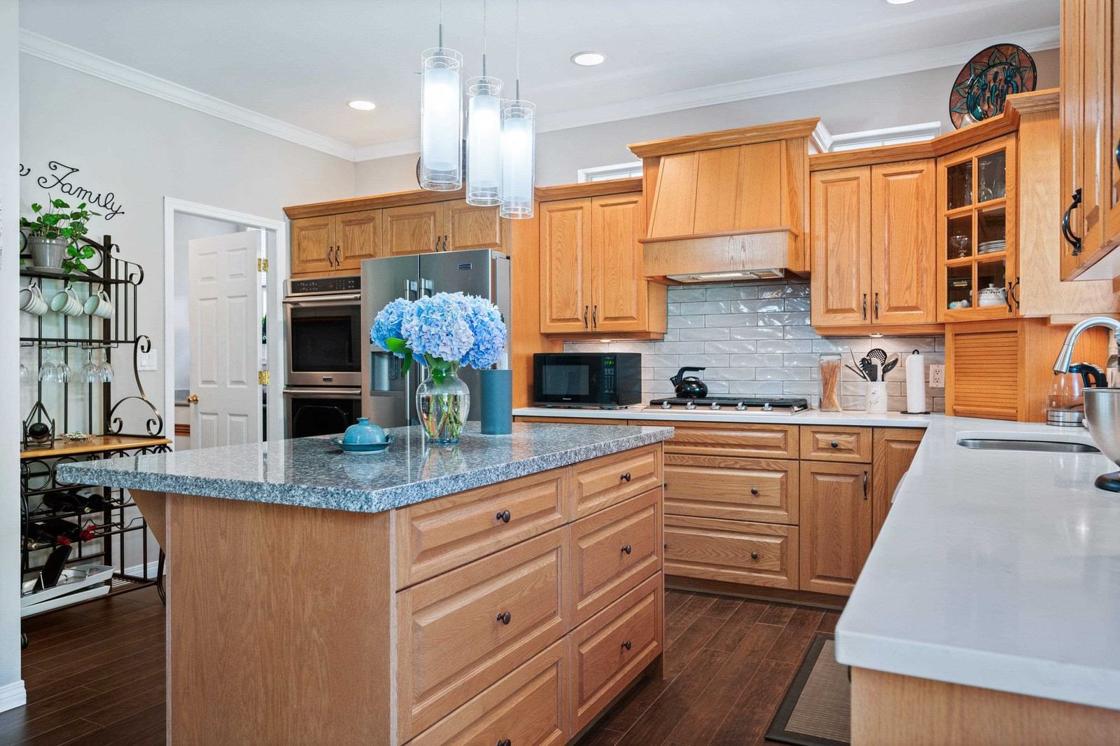 Listing Image 12