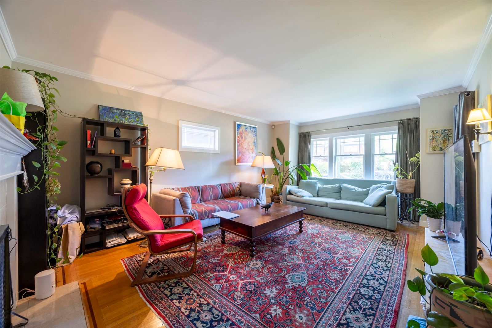 Listing Image 6