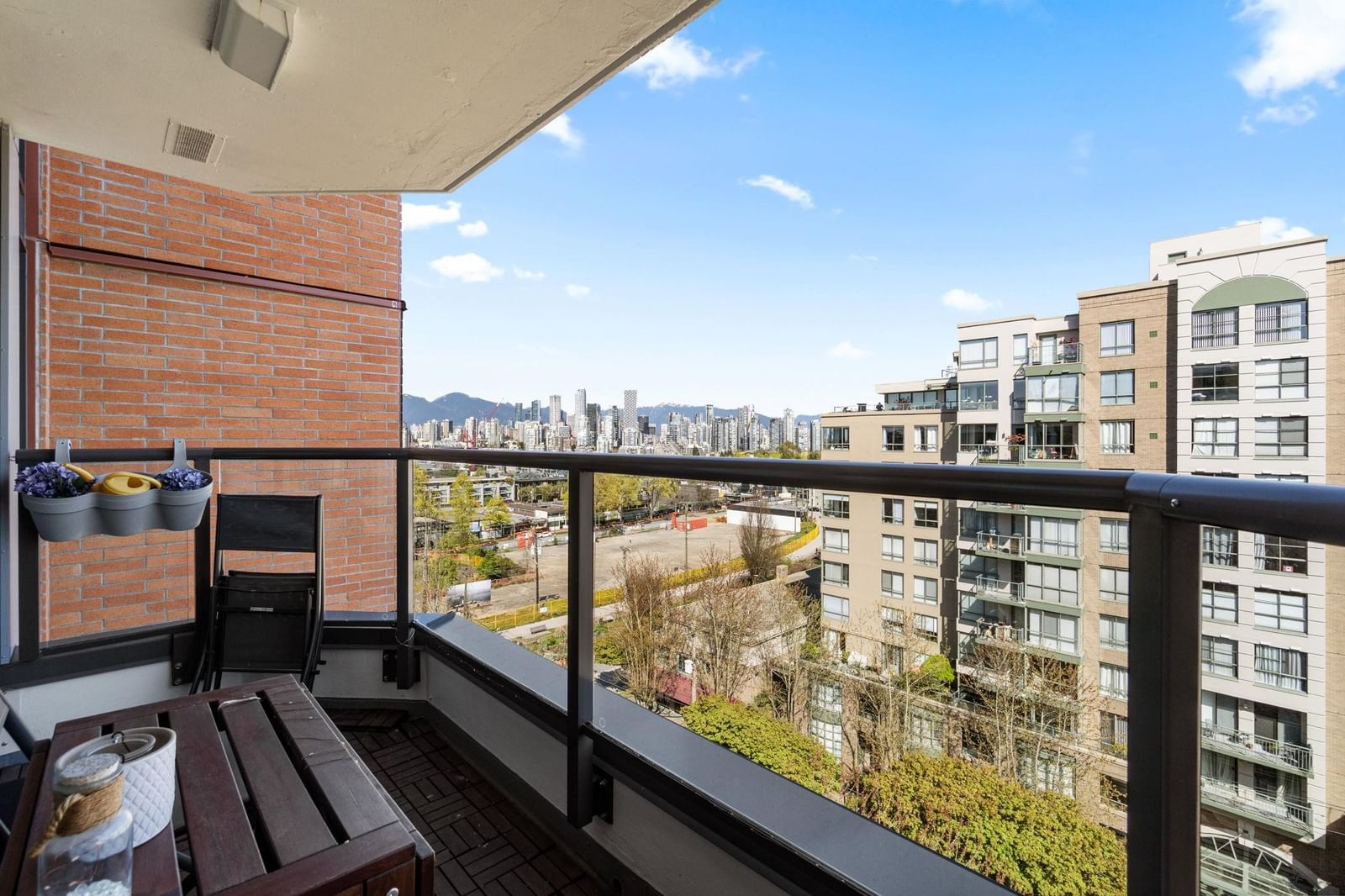 Listing Image 9